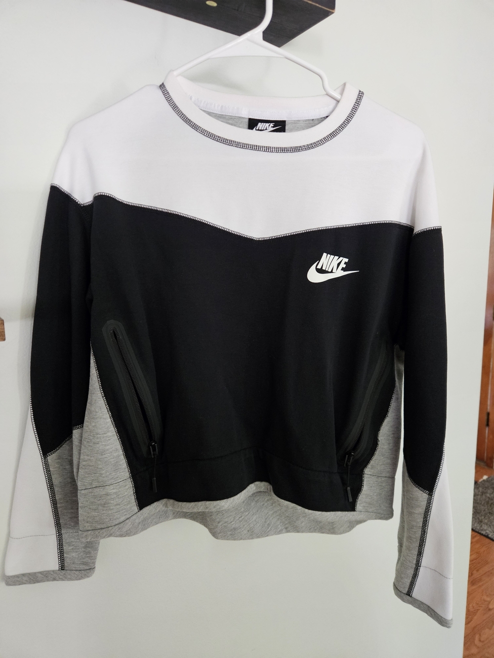 Nike Women's Black/White/Grey Colorblock Crew Sweatshirt